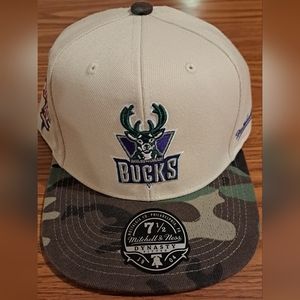 Mitchell & Ness Hardwood Classic Bucks Fitted Cap